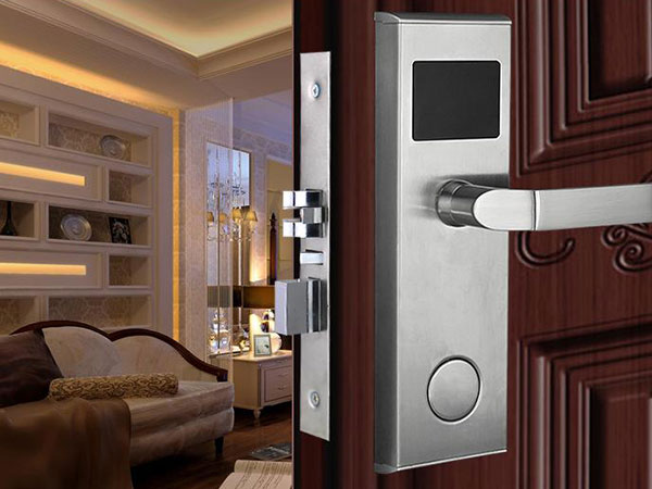 建华24小时上门开锁公司