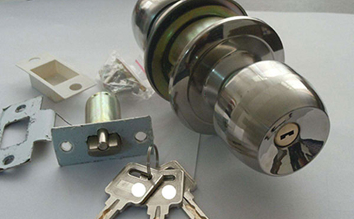 建华24小时上门开锁公司